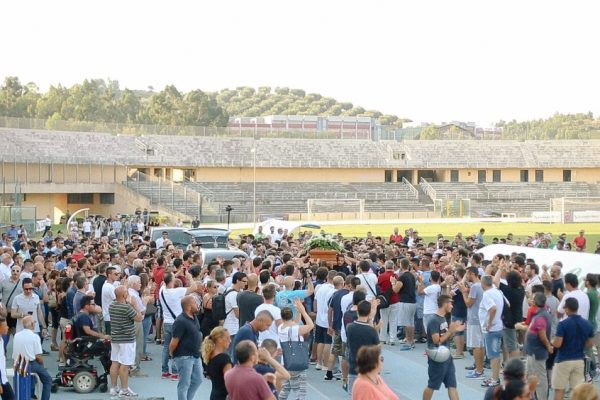 Ciao Gigi, la Calabria piange! Domani alle 17 i funerali nella Chiesa della Madonna di Loreto