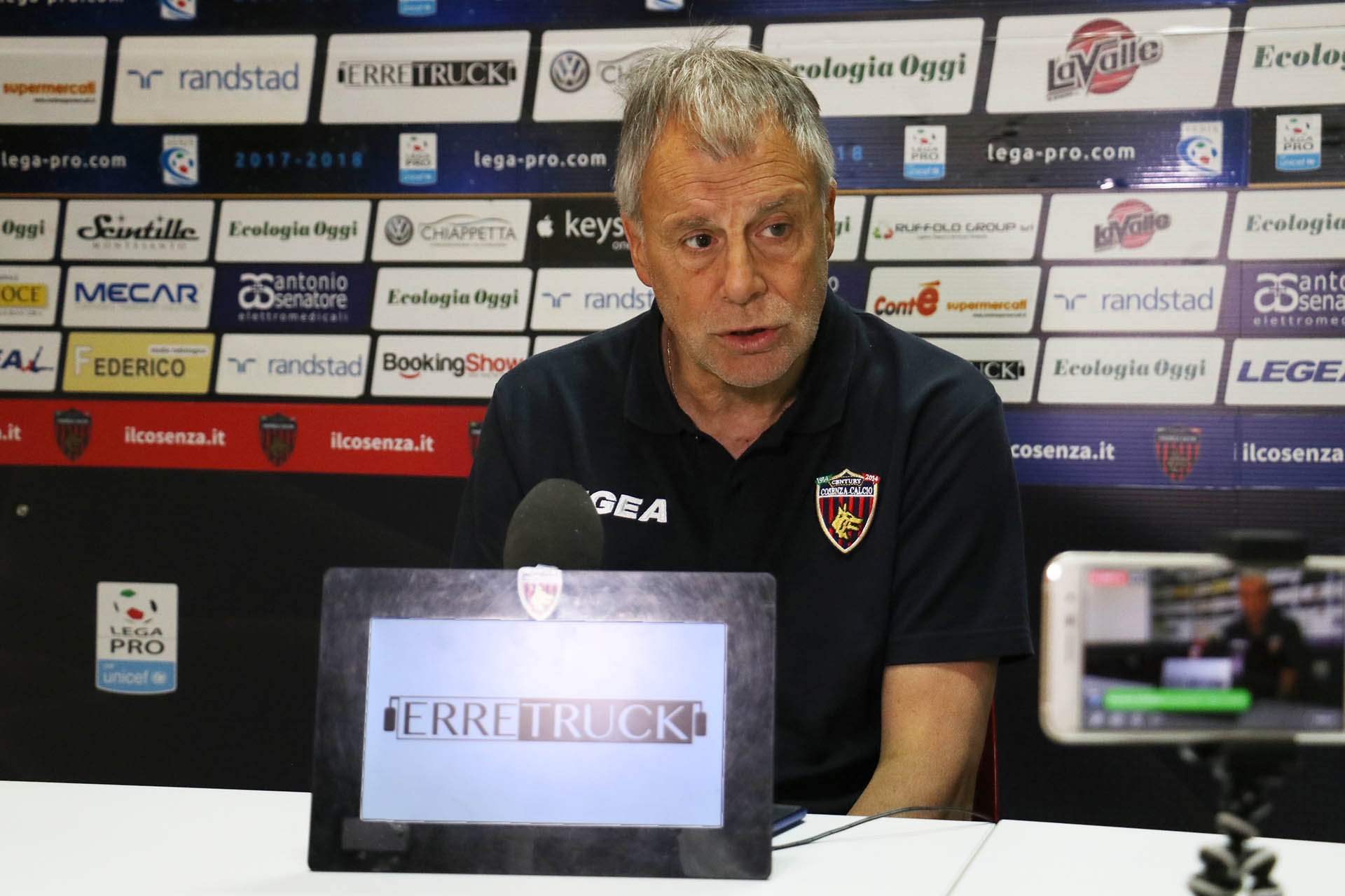 Mister Braglia: «Prima arriviamo ai play-off, poi stiamo uniti e crediamoci»