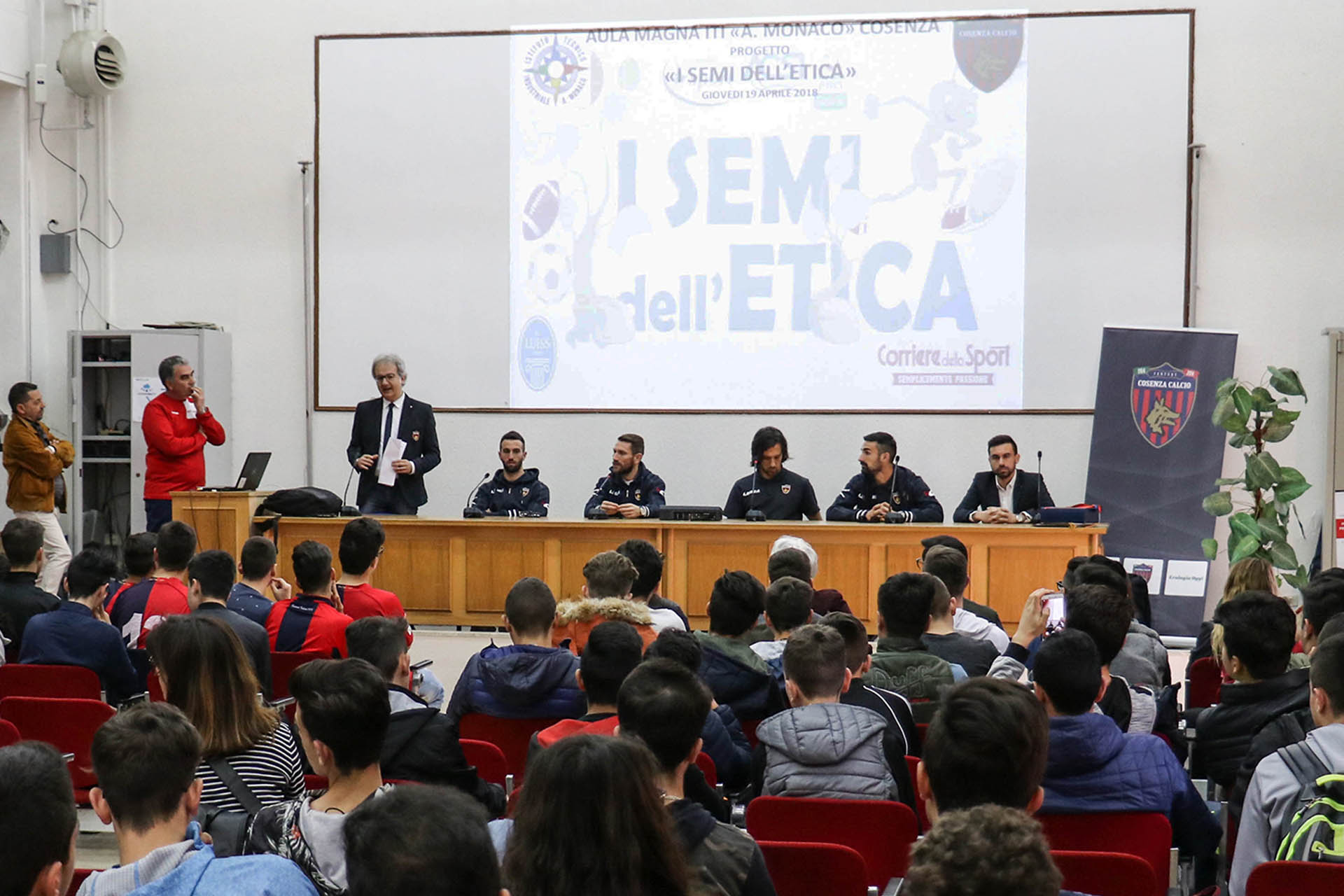 ‘I semi dell’etica’, rossoblù protagonisti all’I.T.I. ‘A. Monaco’