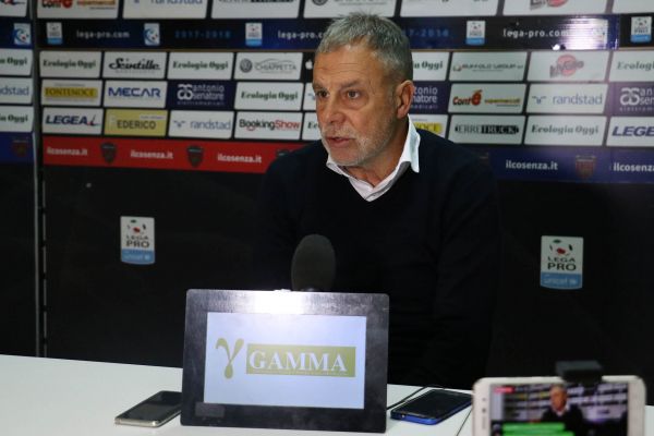 Mister Braglia: «Chiudiamo questo campionato in bellezza e pensiamo ai Playoff»