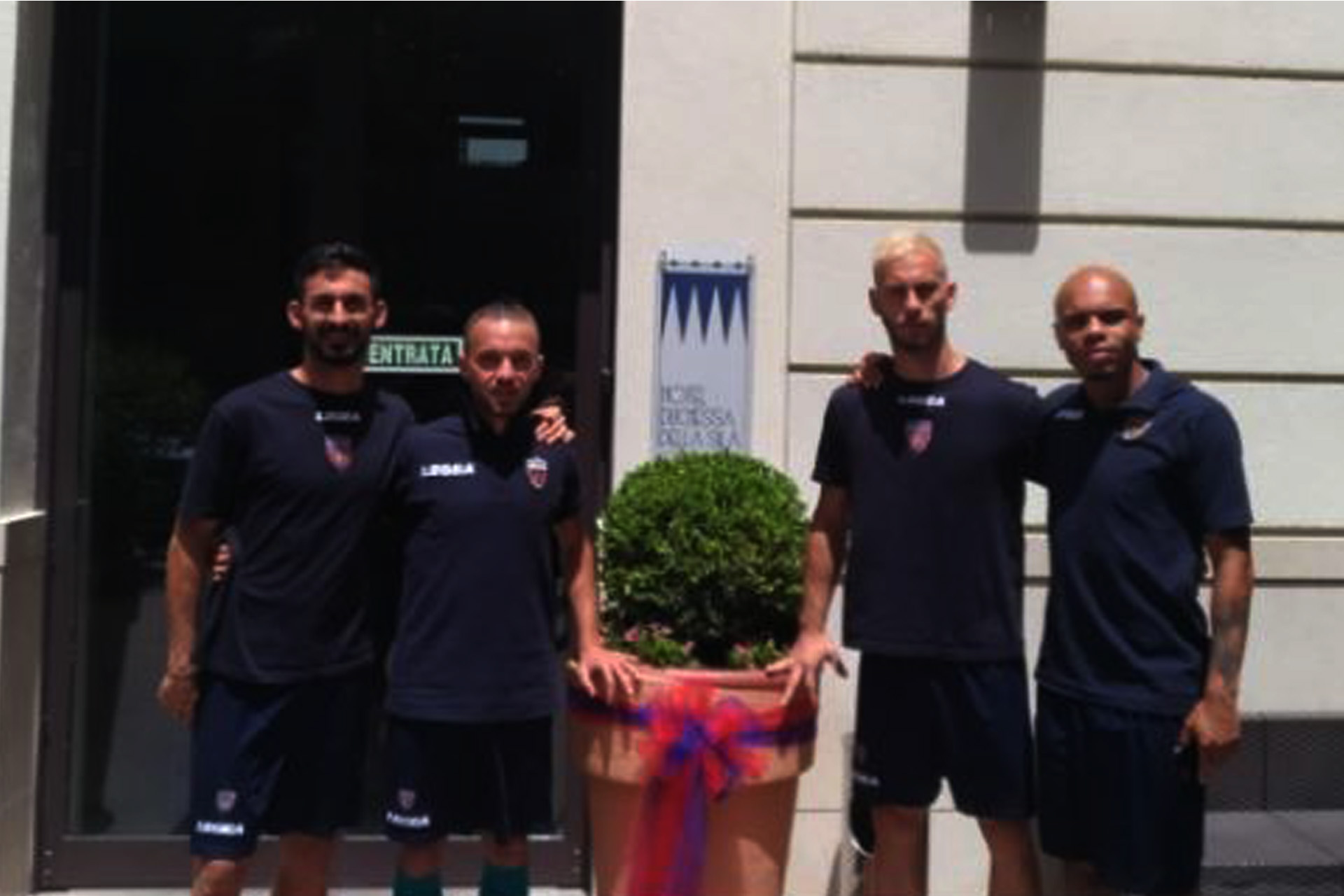 Il Presidente Guarascio nel ritiro dei Lupi. Incontro col Sindaco Belcastro