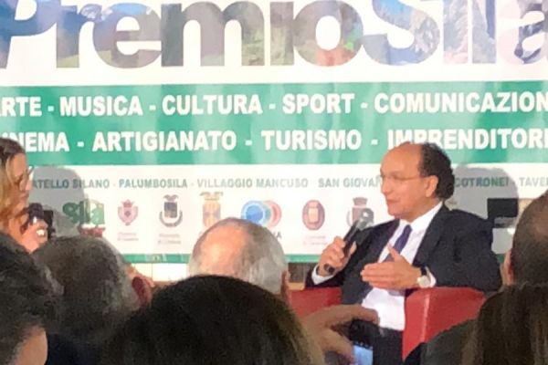 Consegnato il “Premio Sila” al Presidente Guarascio