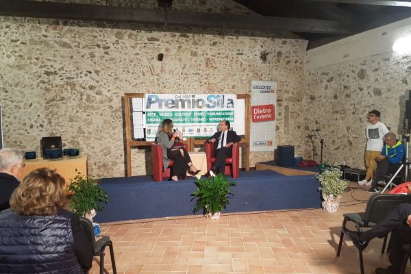 Consegnato il “Premio Sila” al Presidente Guarascio