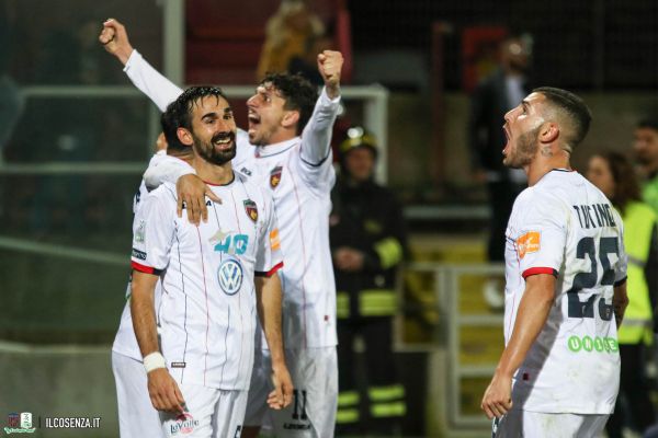 Gli highlights di Crotone – Cosenza