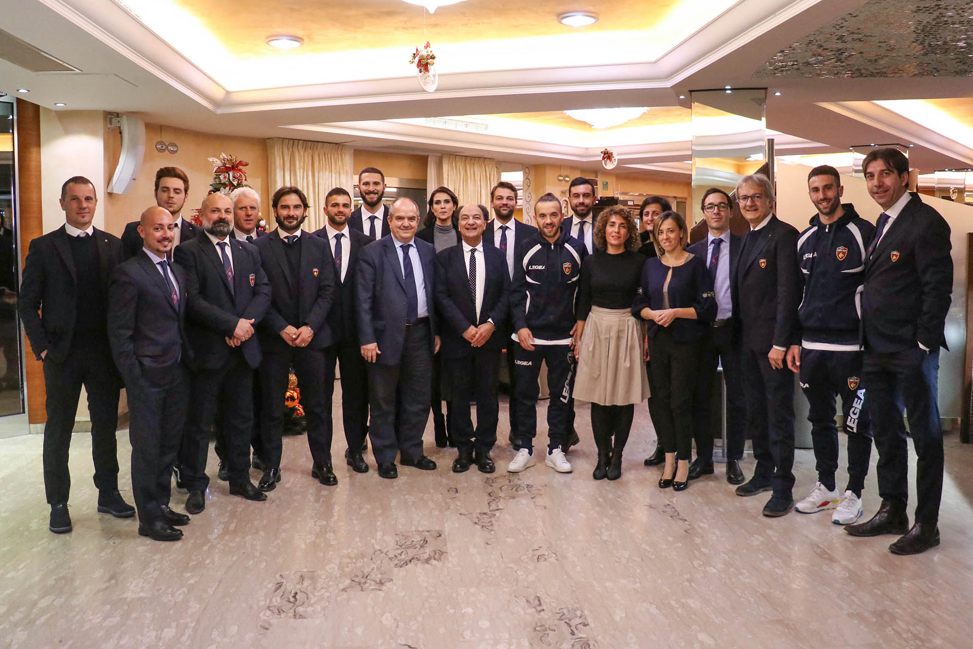 Incontro tra il Presidente Guarascio e il Settore Giovanile al completo