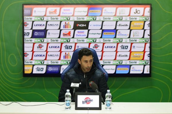 Mister Occhiuzzi: «Abbiamo le idee chiare. Siamo pronti ad affrontare il Benevento»