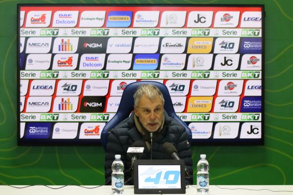 Mister Braglia: «Noi non molliamo mai, giochiamo le partite fino in fondo»