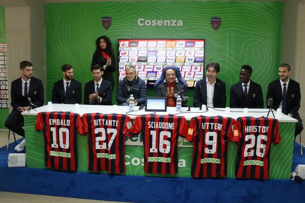 Conferenza stampa di presentazione dei nuovi acquisti