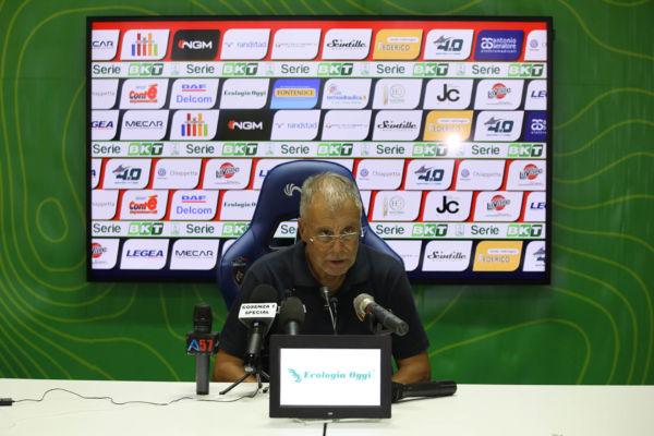 Mister Braglia: “Mi aspetto tanto impegno. Voglio passare il turno”