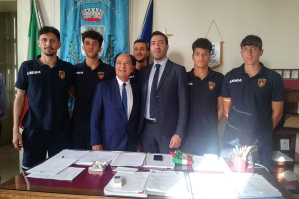 Il Presidente Eugenio Guarascio cittadino onorario di Aprigliano