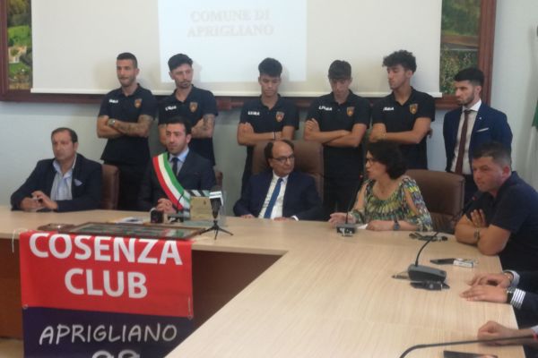 Il Presidente Eugenio Guarascio cittadino onorario di Aprigliano