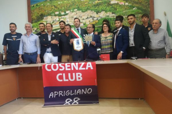 Il Presidente Eugenio Guarascio cittadino onorario di Aprigliano