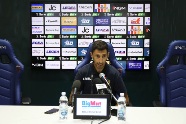 Mister Occhiuzzi: “Sarà un Cosenza tenace, pronto a tutto pur di ottenere il risultato”