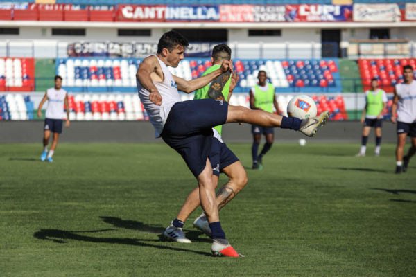 Rossoblù subito al lavoro