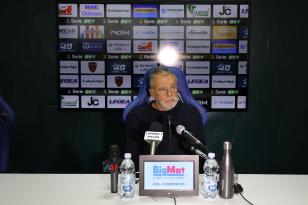 Mister Braglia: “Lavorare sodo per recuperare terreno. Possiamo farcela”