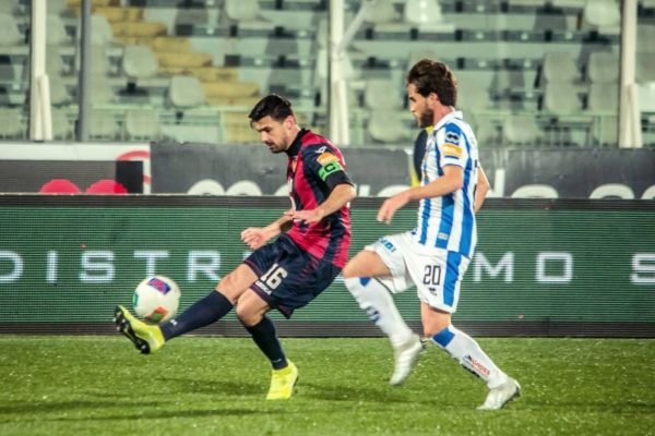 Il Cosenza perde una partita incredibile a Pescara (2-1)
