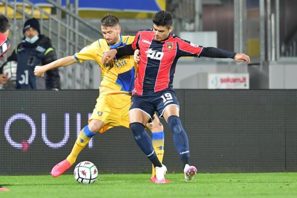 Un Cosenza perfetto espugna Frosinone con due gol di Carretta