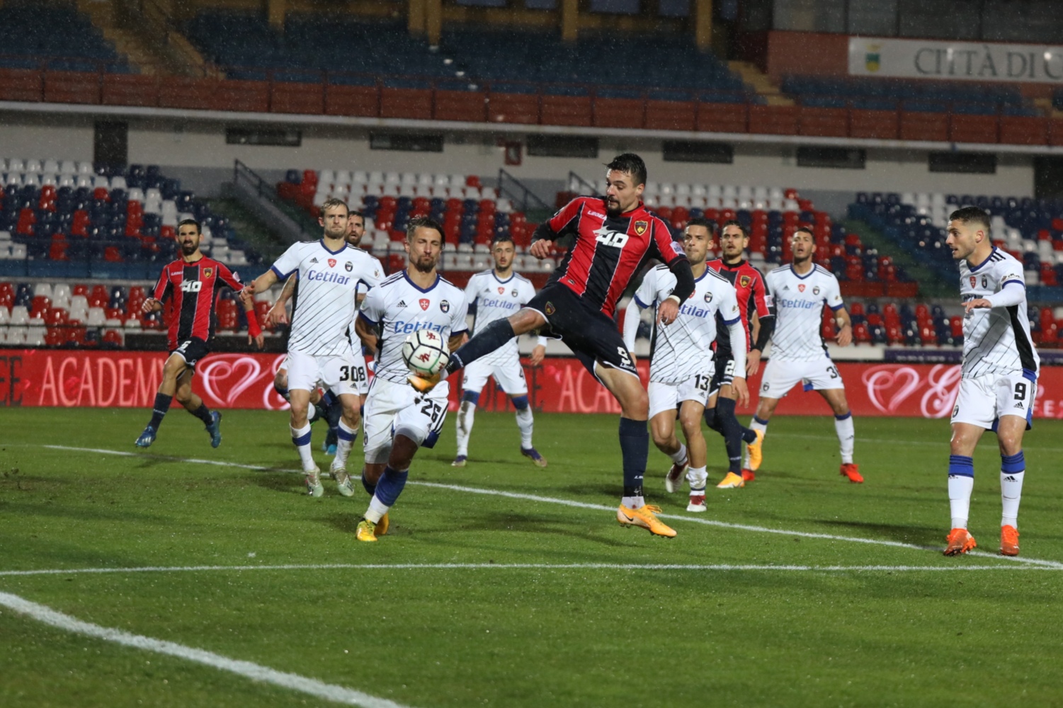 Bahlouli illude i Lupi. Nella ripresa il Pisa fa 1-1 con Gucher