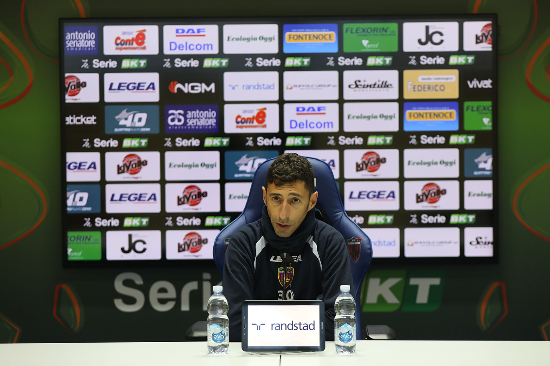 Occhiuzzi presenta #LRVCOS: “Non mi accontento di giocare bene, voglio il risultato”