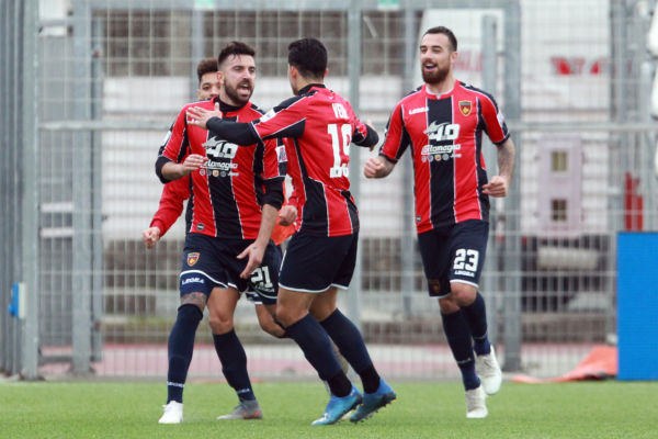 Gliozzi e un super Tremolada regalano il successo ai Lupi sull’Entella (1-2)