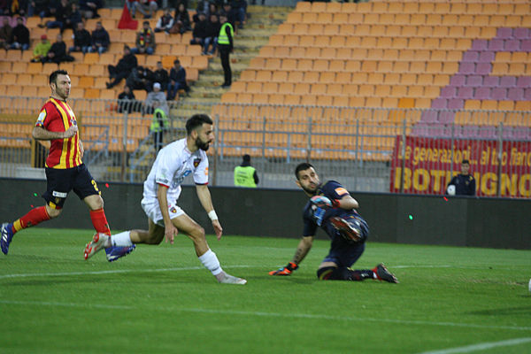 Lecce – Cosenza, i precedenti e gli ex della gara