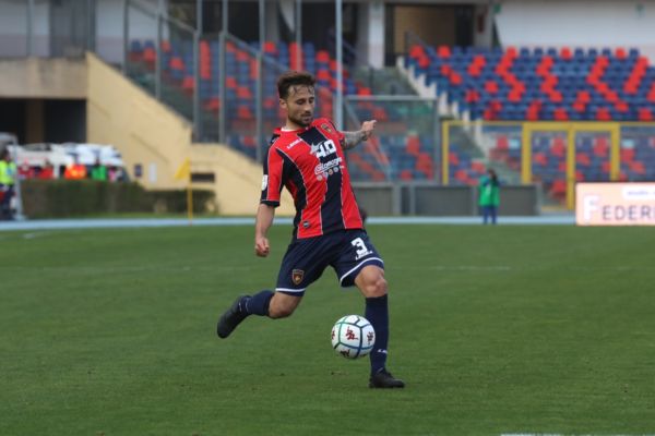 Crecco gol ma non basta, Cosenza sconfitto in rimonta dal Frosinone (1-2)