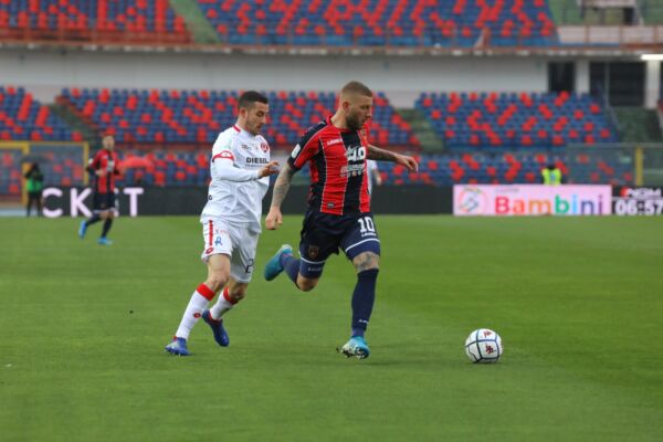 A Gliozzi risponde Valentini, parità al “Marulla” tra Cosenza e Vicenza (1-1)