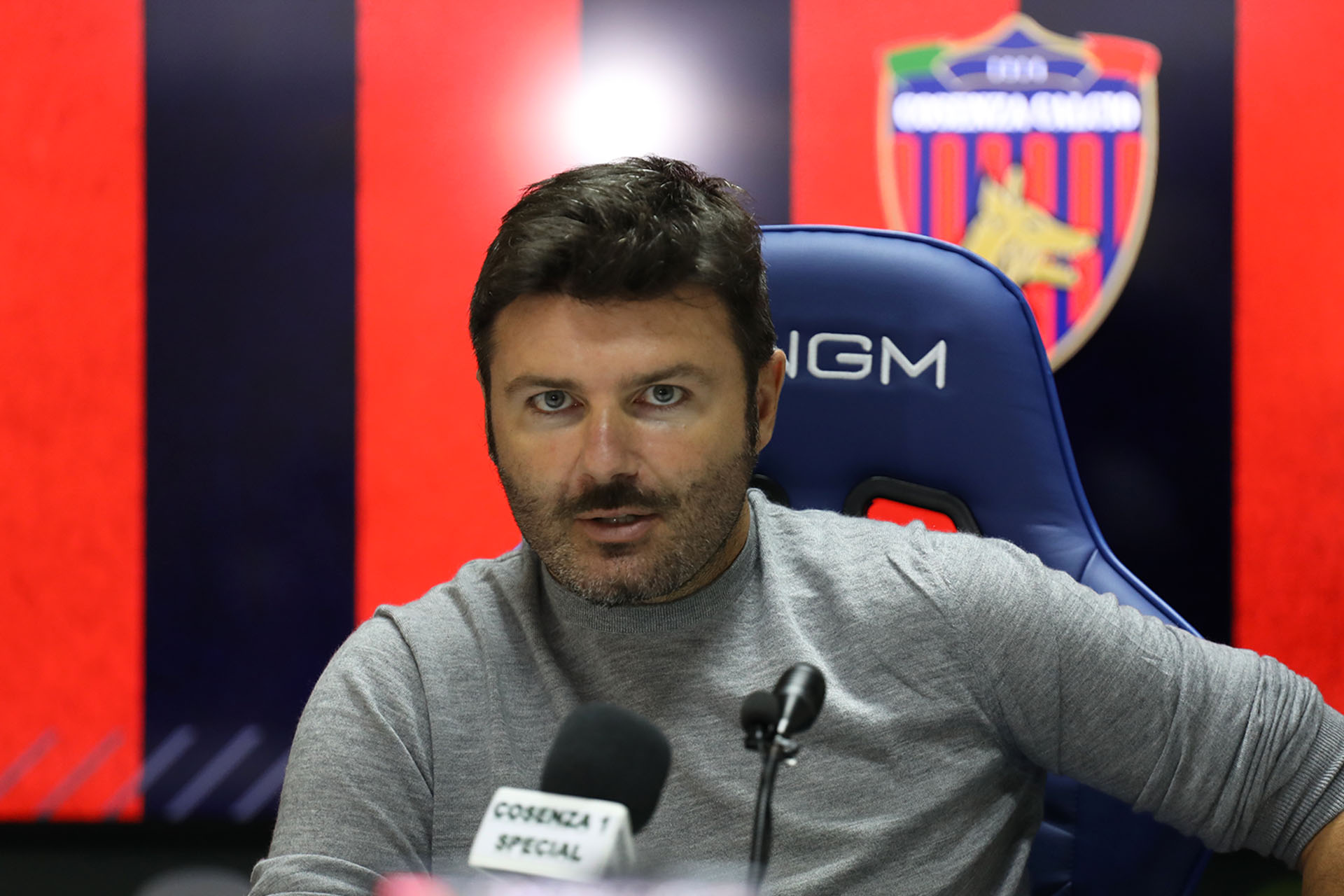 DS Goretti: “Finalmente siamo una squadra. Rosa ampia dettata dalle nostre esigenze”