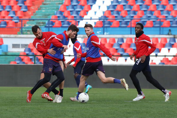 Il report odierno. Prima della rifinitura in sala stampa Rodney Kongolo