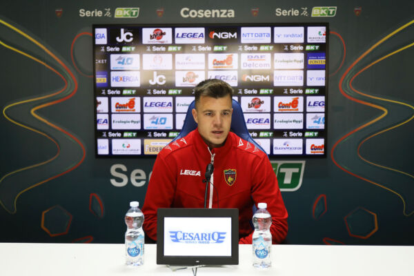 Kristjan Matoševič in conferenza stampa