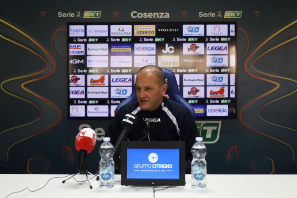 Mister Bisoli in conferenza stampa alla vigilia di Cosenza – Cittadella