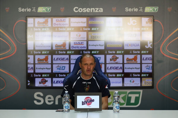Mister Bisoli in conferenza stampa alla vigilia di Cosenza – L.R.Vicenza