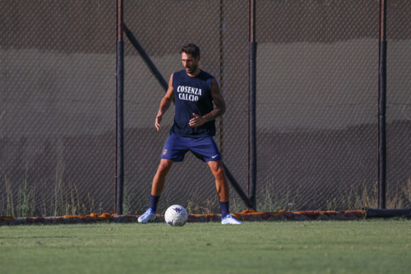 🔴🔵  Domani pomeriggio al Real Cosenza a porte aperte.