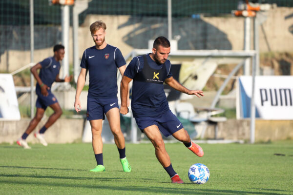 🔴🔵 Rossoblù in campo al Real Cosenza