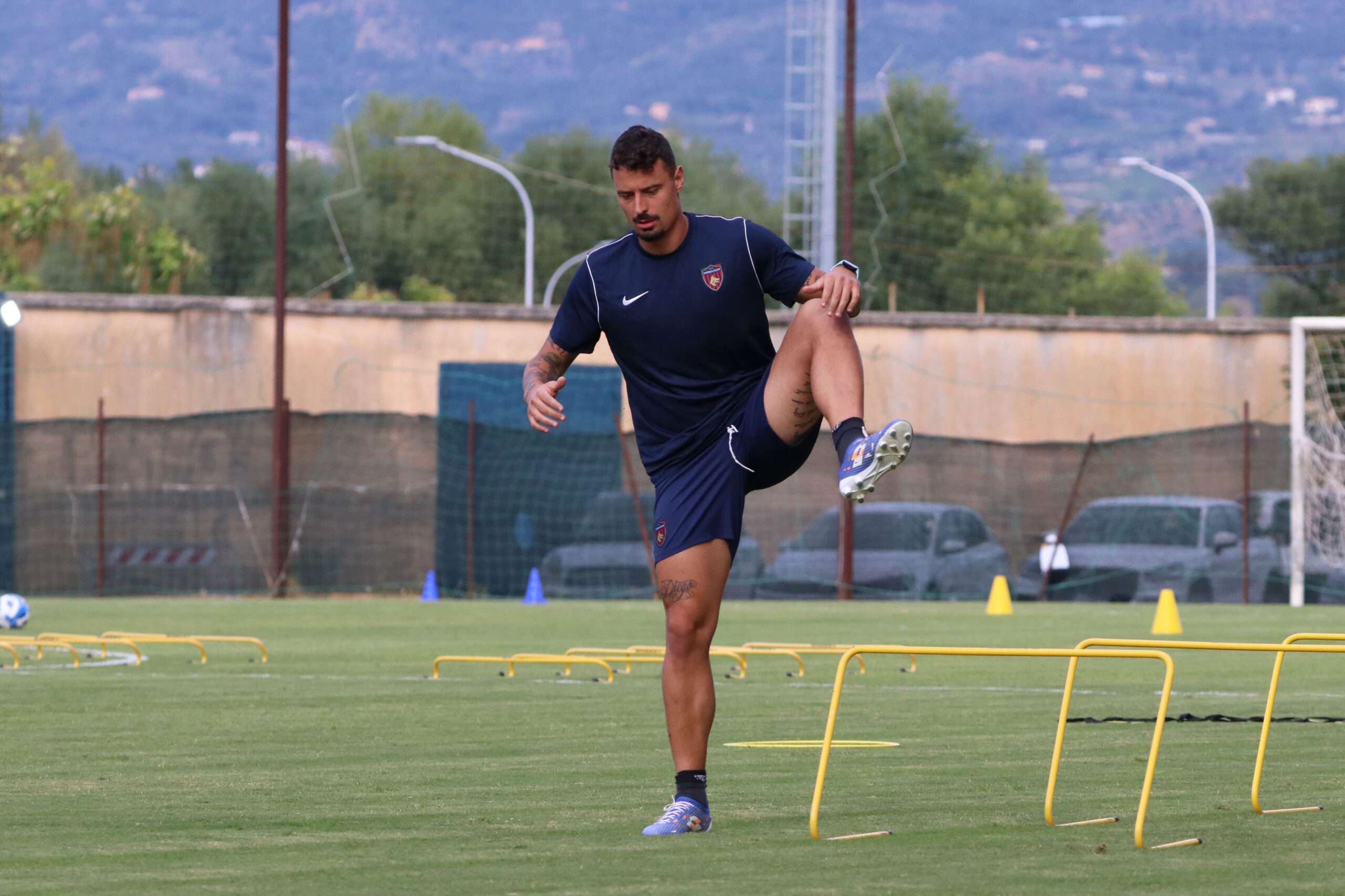 π΄π΅ Allenamento sul prato del San Vito Gigi Marulla
