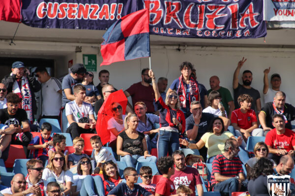 Il tifo di Cosenza – Genoa
