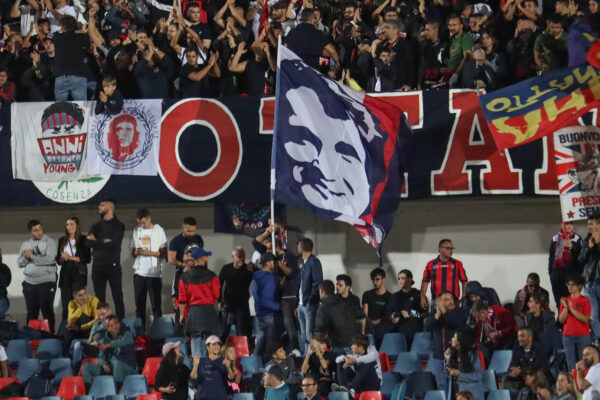 Il tifo di Cosenza – Como