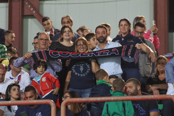Il tifo di Cosenza – Como