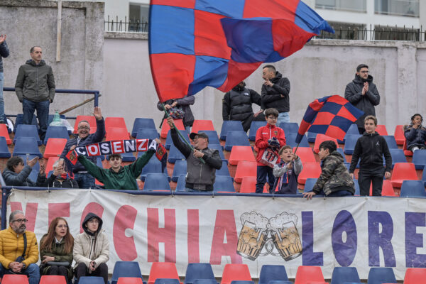 Il tifo di Cosenza – Palermo