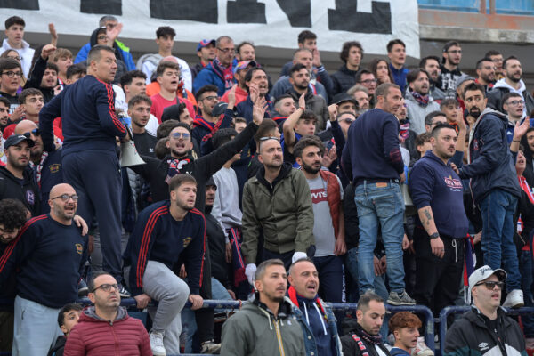 Il tifo di Cosenza – Palermo