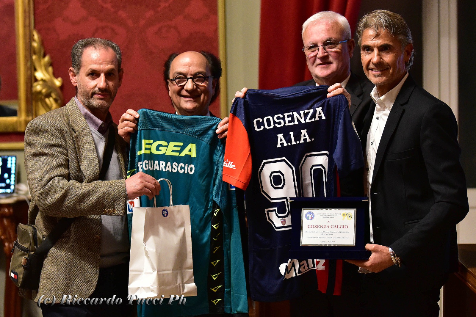 Il Presidente Guarascio al 90° compleanno dell’AIA di Cosenza
