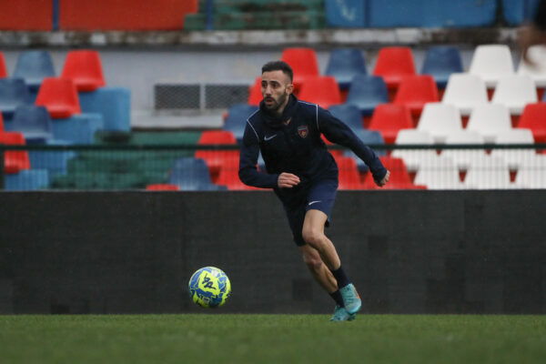 🔴🔵 Seduta pomeridiana, anche Marras in gruppo.