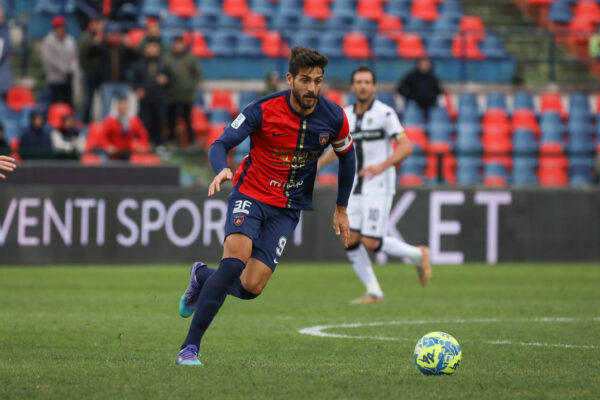 Risolto il contratto con Joaquin Larrivey