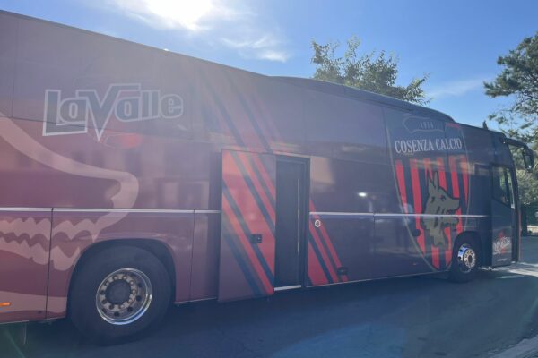 🔴🔵 Ritiro ad Assisi – Il Cosenza rientra in Calabria.