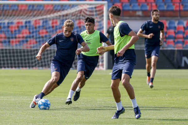 🔴🔵 Allenamento congiunto con la Primavera. Si torna in campo lunedì.