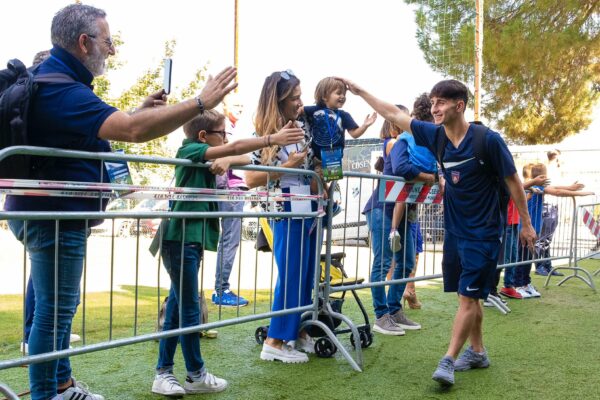 Con il Walkabout rossoblù entri nel cuore del Marulla nel giorno partita