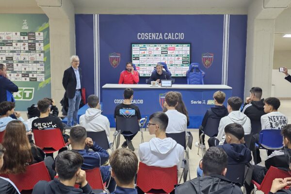🔴🔵 Il Cosenza incontra il Liceo Scientifico Sportivo Lo Piano