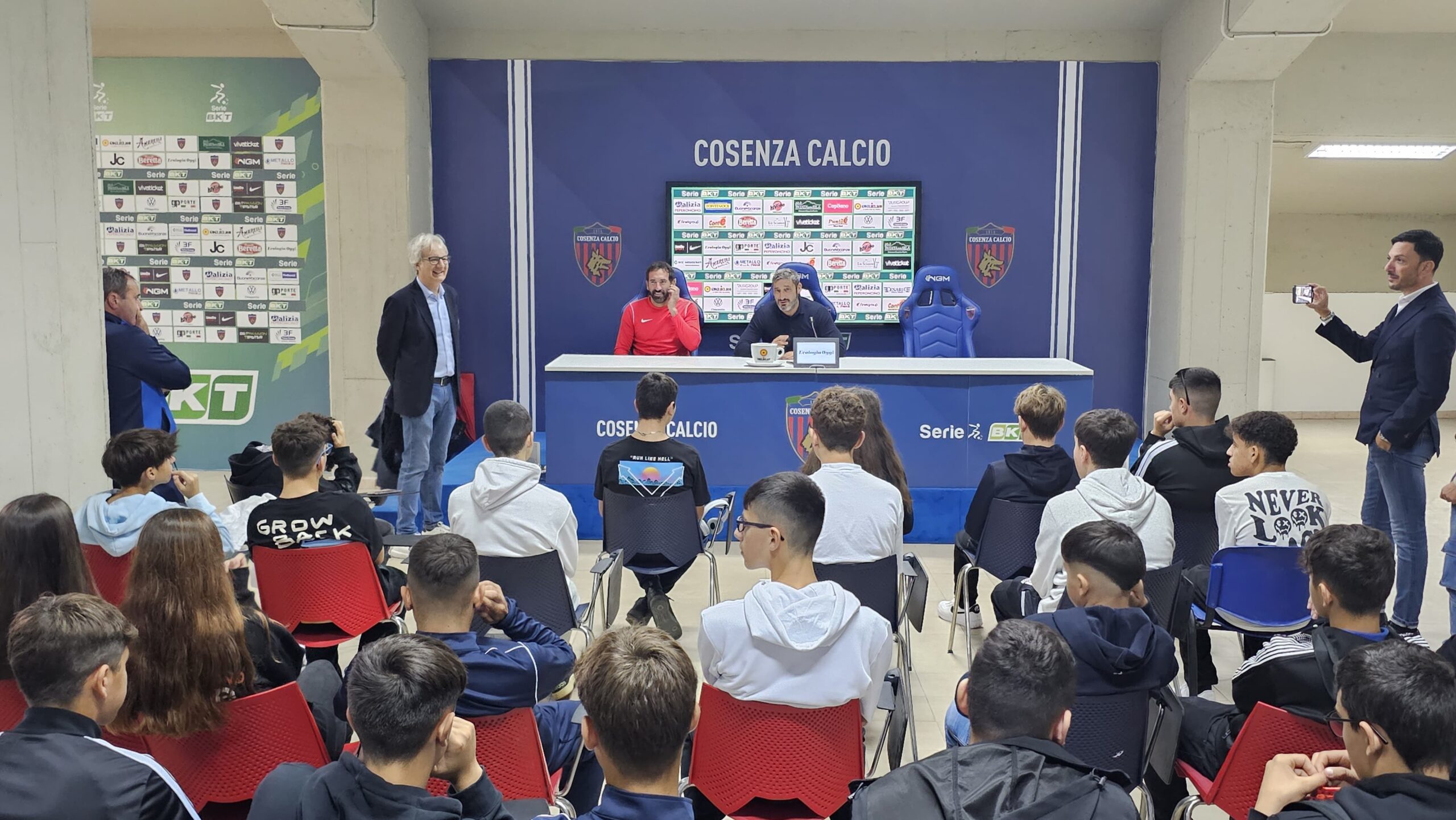 🔴🔵 Il Cosenza incontra il Liceo Scientifico Sportivo Lo Piano