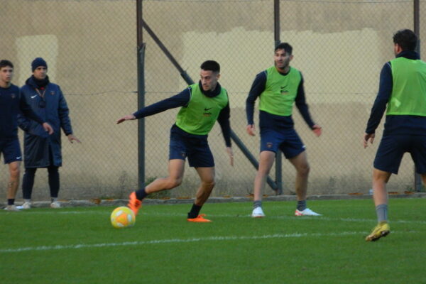 🔴🔵 Il report della ripresa. Mattia Viviani in gruppo.