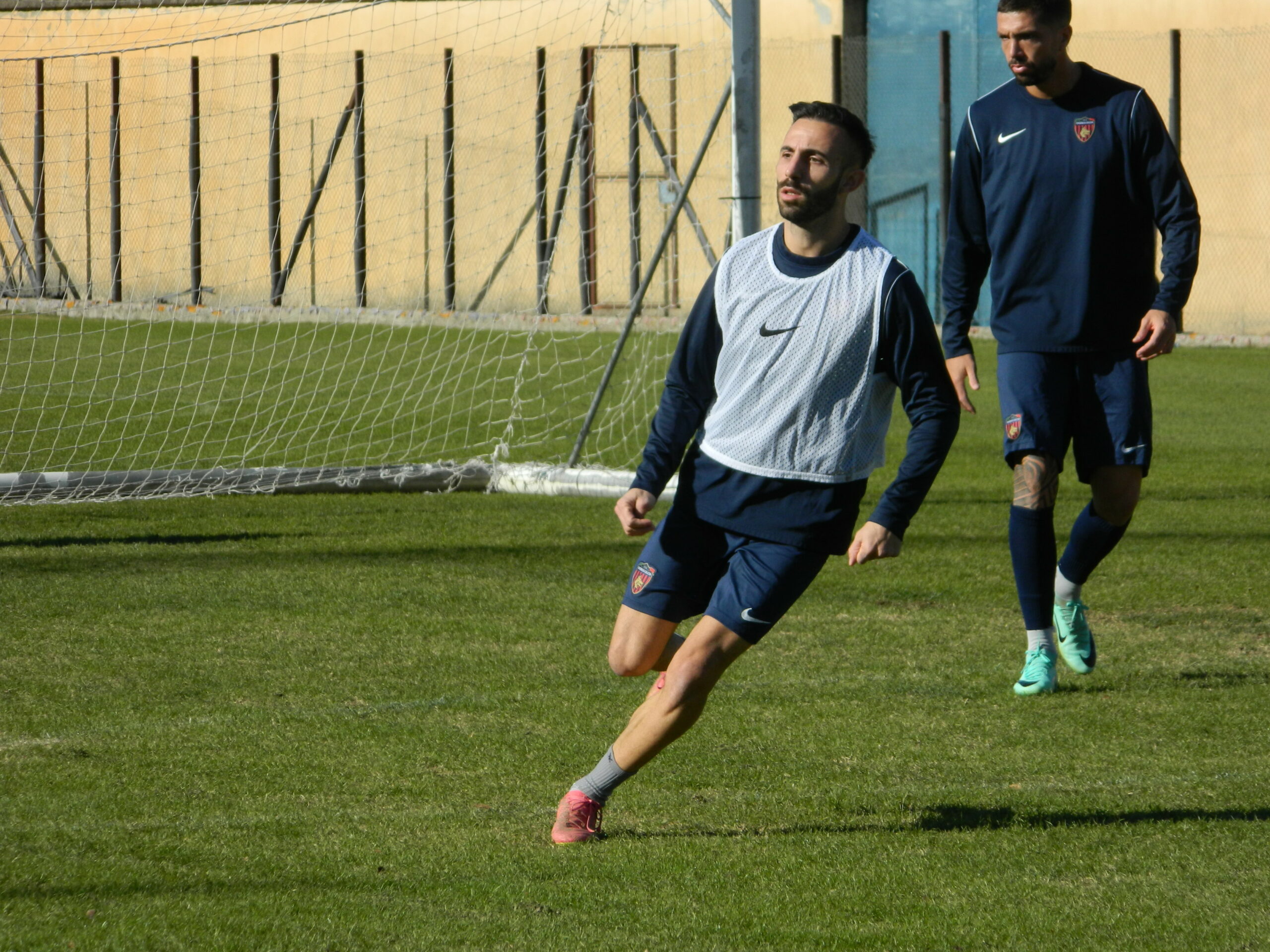 🔴🔵 Ripresa degli allenamenti. Canotto e Marras in gruppo.